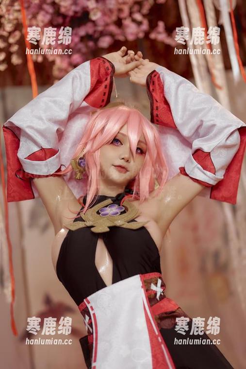 Joyce Lin2x的兔女郎COS，一个模特让人忘了三大美女标准。